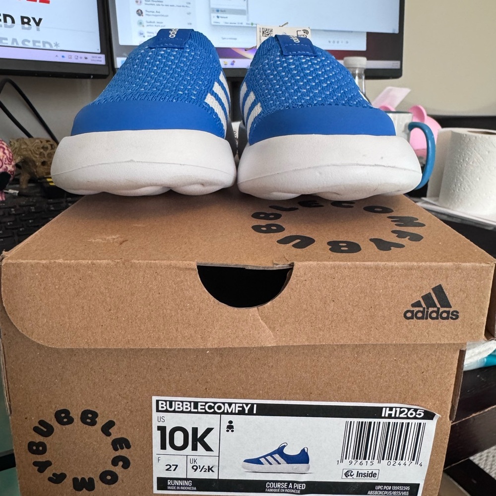 NWOT Adidas bubble comfy sneaker in powder blue - Picture 2 of 6